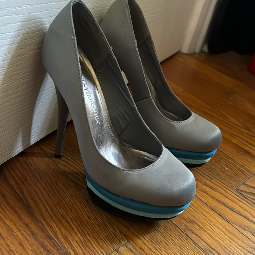 Just Fab platform high heels, gray and blue size 5 1/2